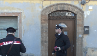 Fano - Tentato omicidio, il 21 enne provava acredine verso il fratello, famiglia in prognosi riservata